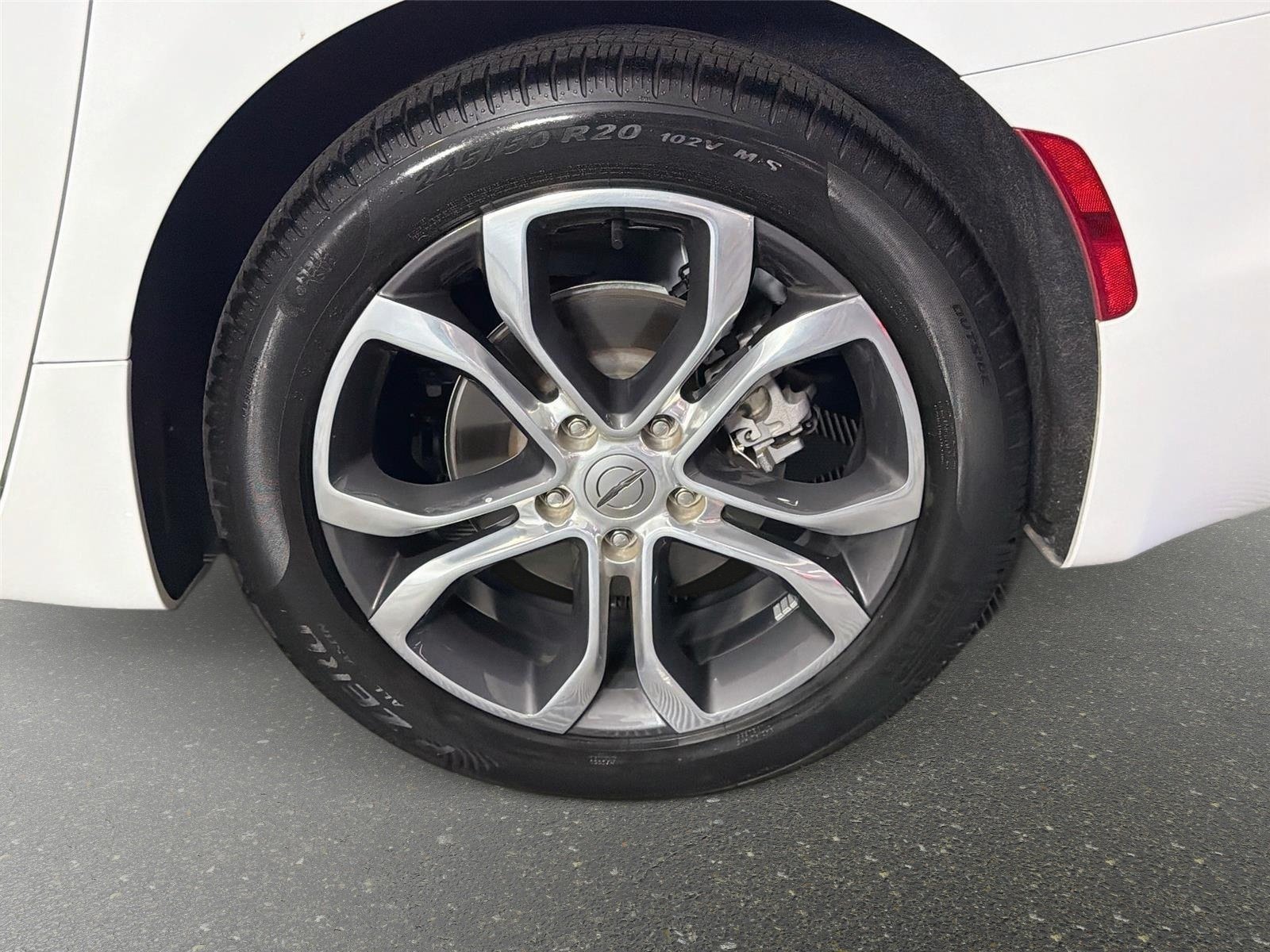 Used 2024 Chrysler Pacifica Pinnacle FWD image 34