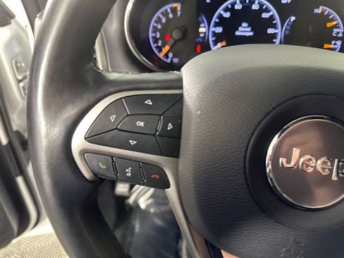 Certified 2022 Jeep Grand Cherokee Limited AWD/4WD image 27