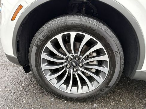 Used 2023 Lincoln Aviator AWD w/ Premium Package image 32