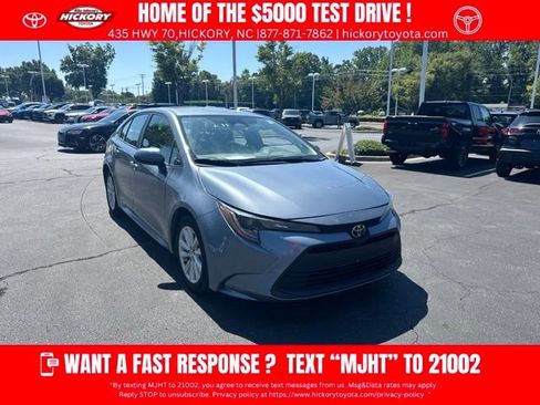 Used 2024 Toyota Corolla LE w/ LE Convenience Package FWD image 1