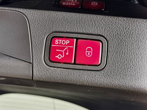 Certified 2022 Mercedes-Benz GLB 250 4MATIC image 32