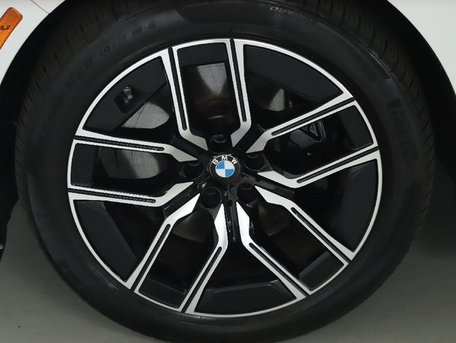 Used 2026 BMW 740i xDrive AWD/4WD image 39