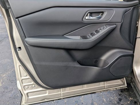 New 2026 Nissan Rogue SV image 9