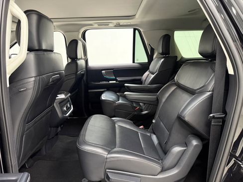 Used 2025 Ford Expedition Max Platinum AWD/4WD image 15