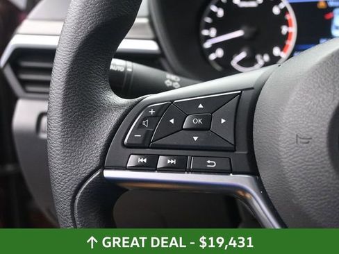 Used 2025 Nissan Altima 2.5 SV image 31