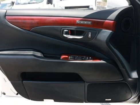 Used 2011 Lexus LS 460 w/ Luxury Value Edition RWD image 47