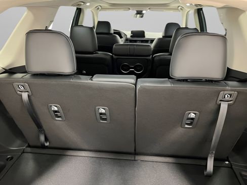 Used 2025 Honda Pilot Touring image 36