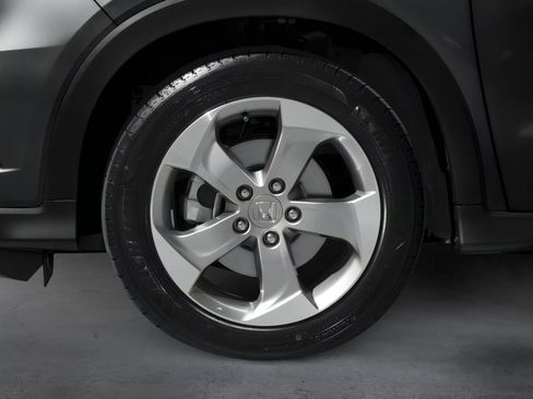 Used 2017 Honda HR-V LX image 11