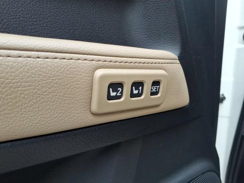 Used 2017 Toyota 4Runner Limited AWD/4WD image 8