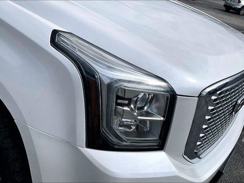Used 2017 GMC Yukon Denali w/ Open Road Package AWD/4WD image 33