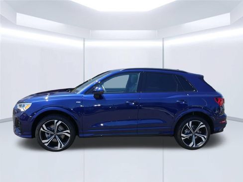 Used 2023 Audi Q3 2.0T Premium Plus w/ Premium Plus Package AWD/4WD image 2