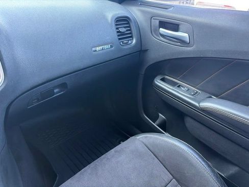 Used 2017 Dodge Charger R/T RWD image 33