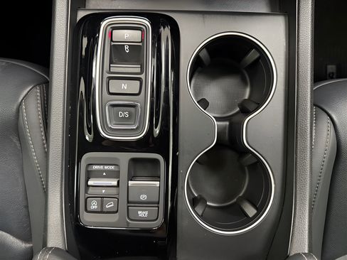Used 2025 Honda Pilot EX-L image 26