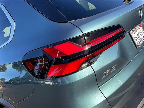 Used 2025 BMW X5 sDrive40i w/ Premium Package image 32