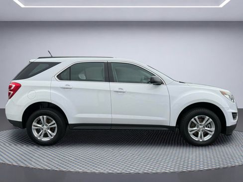 Used 2017 Chevrolet Equinox LS FWD image 3
