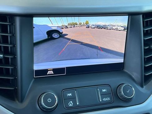 Used 2023 GMC Acadia SLE w/ Driver Convenience Package FWD image 29