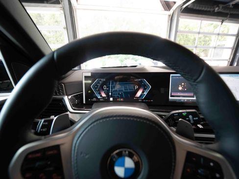 Used 2026 BMW X5 xDrive40i w/ M Sport Package AWD/4WD image 15