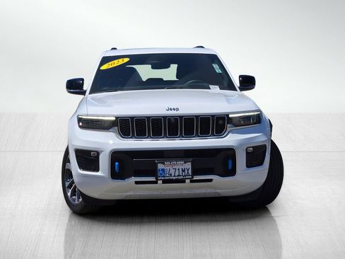 Used 2023 Jeep Grand Cherokee Overland w/ Advanced Protech Group III AWD/4WD image 2