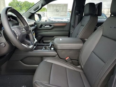 New 2026 GMC Yukon Denali w/ Denali Reserve Package AWD/4WD image 19