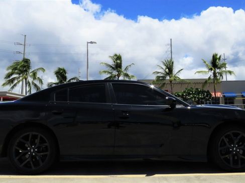 Used 2019 Dodge Charger R/T w/ Plus Group RWD image 11