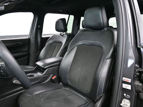 Used 2023 Jeep Grand Cherokee Altitude image 10