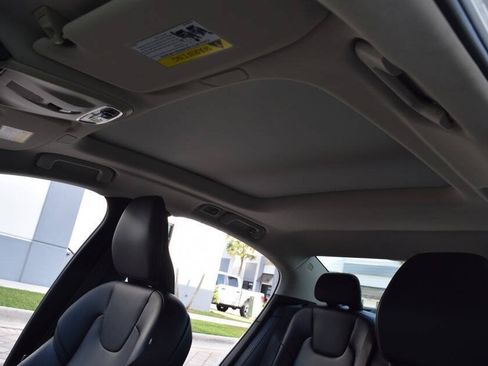 Used 2021 Volvo S60 T5 Momentum FWD image 76