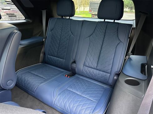 New 2026 Cadillac Vistiq Premium Luxury image 17