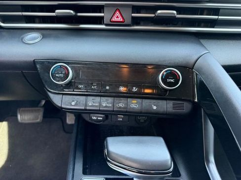 Used 2022 Hyundai Elantra SEL w/ Convenience Package image 13