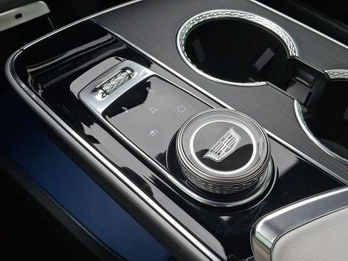 Used 2024 Cadillac Lyriq Luxury AWD/4WD image 25