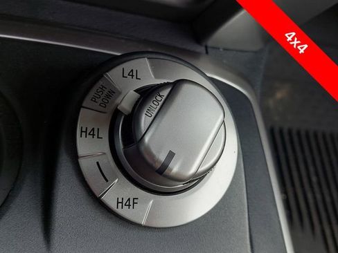 Used 2022 Toyota 4Runner Limited AWD/4WD image 16