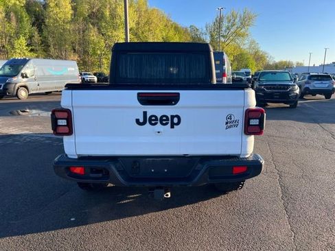 Used 2025 Jeep Gladiator Sport AWD/4WD image 5