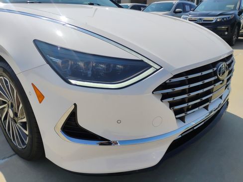 Used 2023 Hyundai Sonata Limited w/ Cargo Package FWD image 28