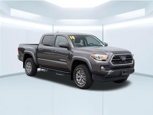 Used 2018 Toyota Tacoma SR5 RWD image 8