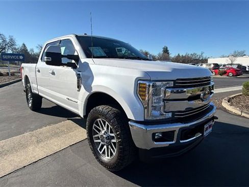 Used 2018 Ford F250 Lariat w/ Lariat Value Package image 2