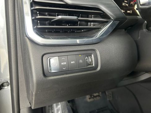 Used 2025 GMC Acadia Elevation AWD/4WD image 22