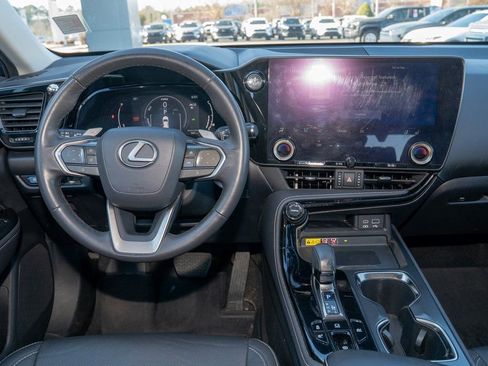 Used 2022 Lexus NX 350h AWD image 7
