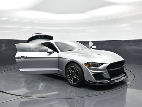 Used 2020 Ford Mustang Coupe RWD image 24