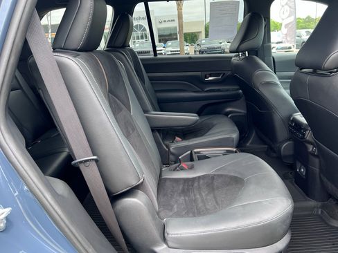 Used 2024 Toyota Grand Highlander AWD Hybrid image 11