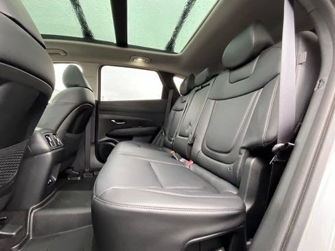 Used 2025 Hyundai Tucson Limited image 13
