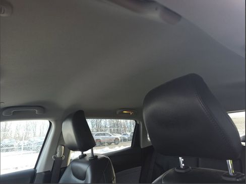 Used 2022 Jeep Compass Latitude image 10