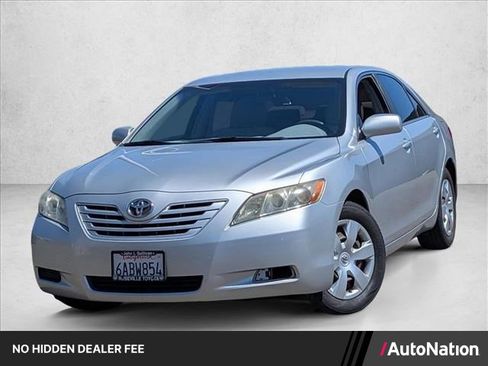 Used 2007 Toyota Camry LE FWD image 1