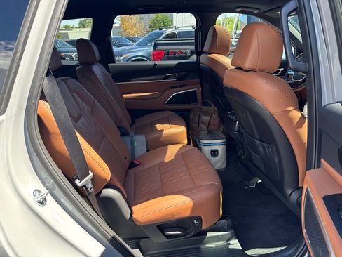 Used 2025 Kia Telluride AWD image 10