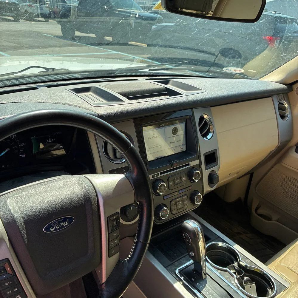 Used 2016 Ford Expedition Limited AWD/4WD image 27