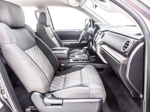 Used 2018 Toyota Tundra SR5 w/ SR5 Upgrade Package image 33