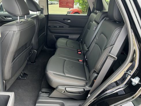 Certified 2025 Nissan Pathfinder SL AWD/4WD image 22