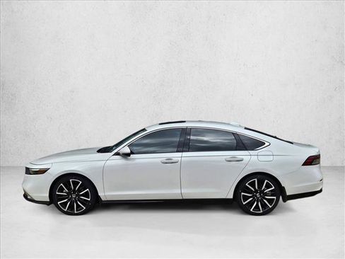 Used 2023 Honda Accord Touring image 8
