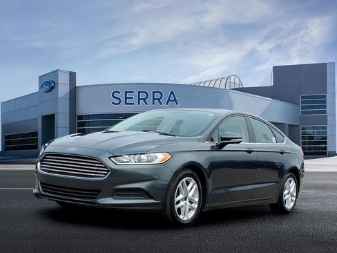 Used 2015 Ford Fusion SE FWD image 1