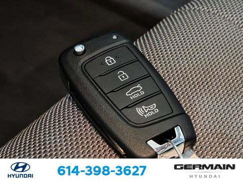 Certified 2026 Hyundai Elantra SE FWD image 34