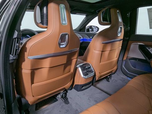 New 2026 BMW 750e xDrive AWD/4WD image 36