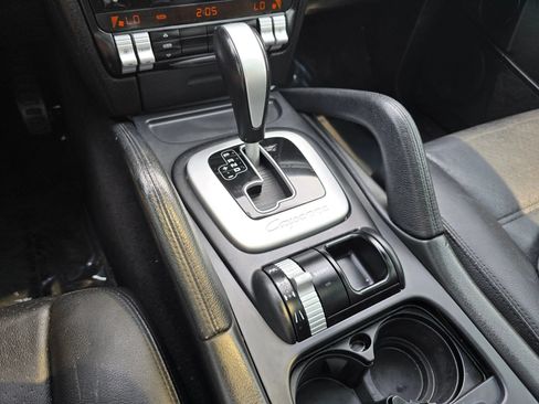 Used 2010 Porsche Cayenne AWD/4WD image 31